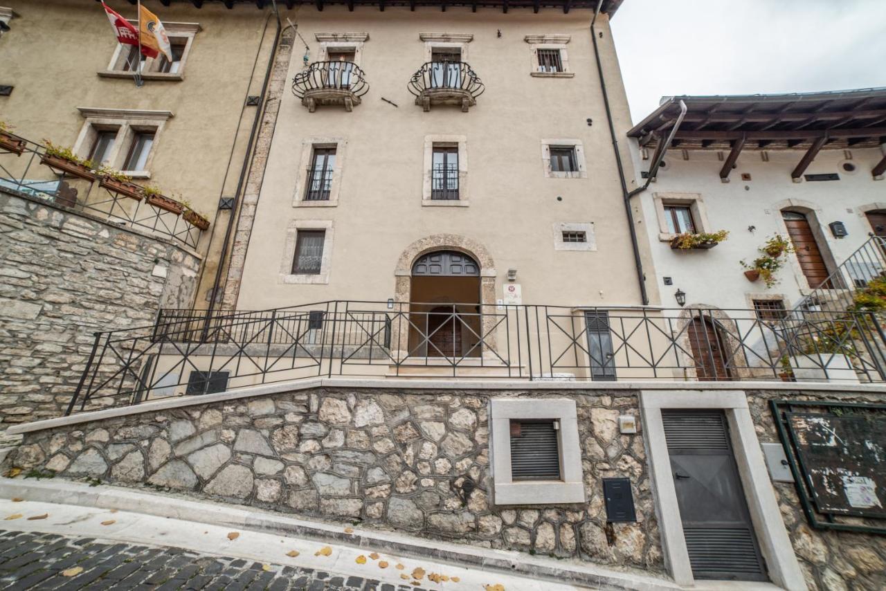 Dimora Fresilia Casa Vacanze Opi Exteriér fotografie