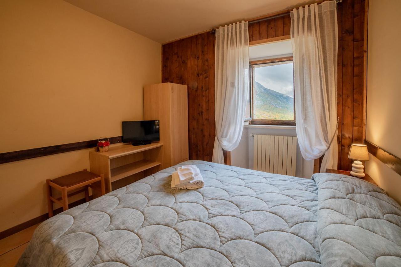 Dimora Fresilia Casa Vacanze Opi Exteriér fotografie
