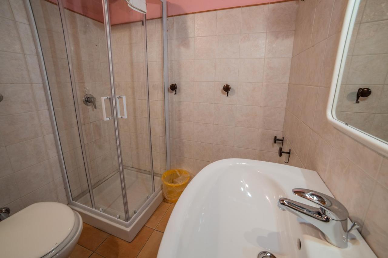 Dimora Fresilia Casa Vacanze Opi Exteriér fotografie